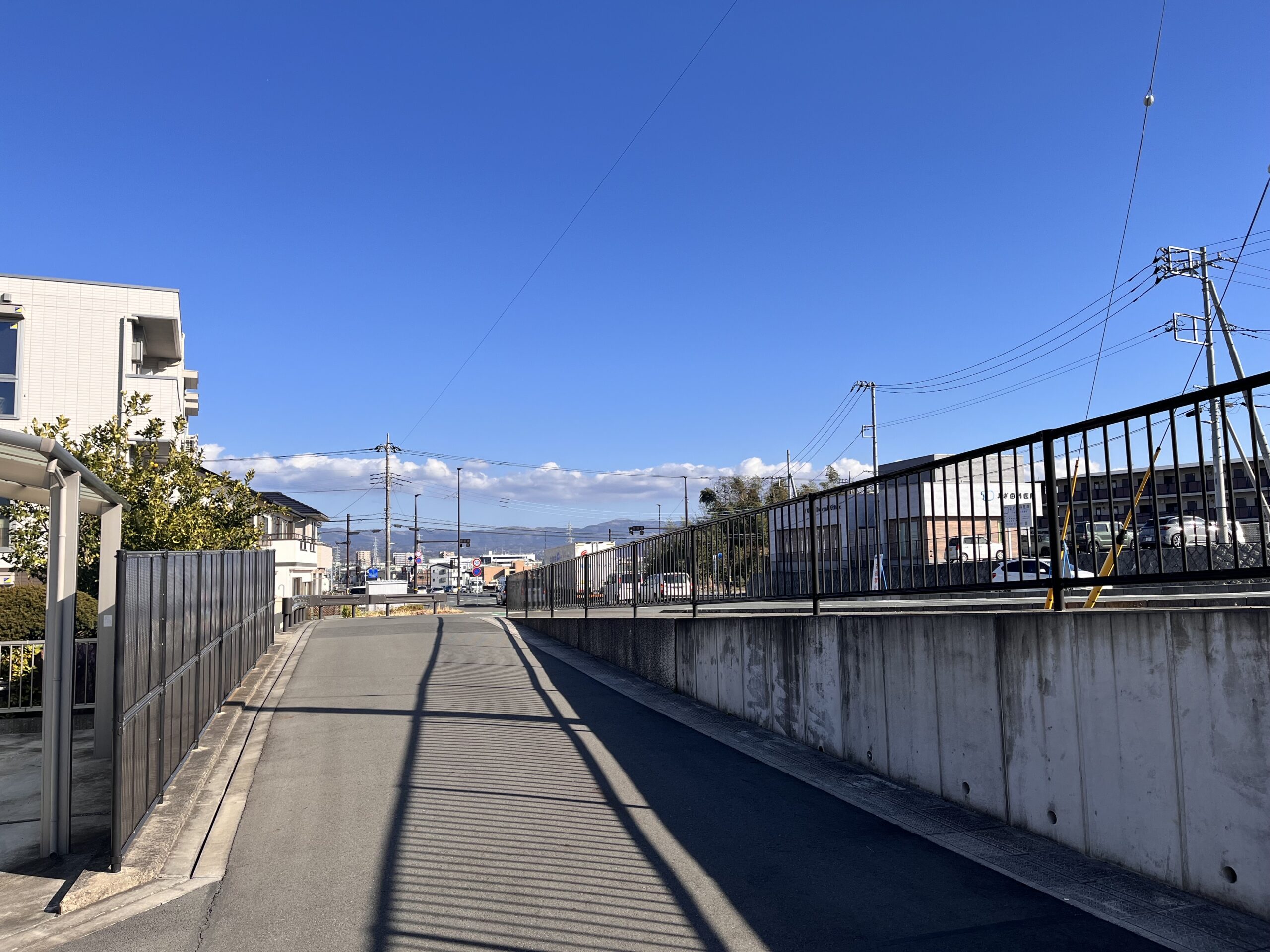 県道へすぐ出られます