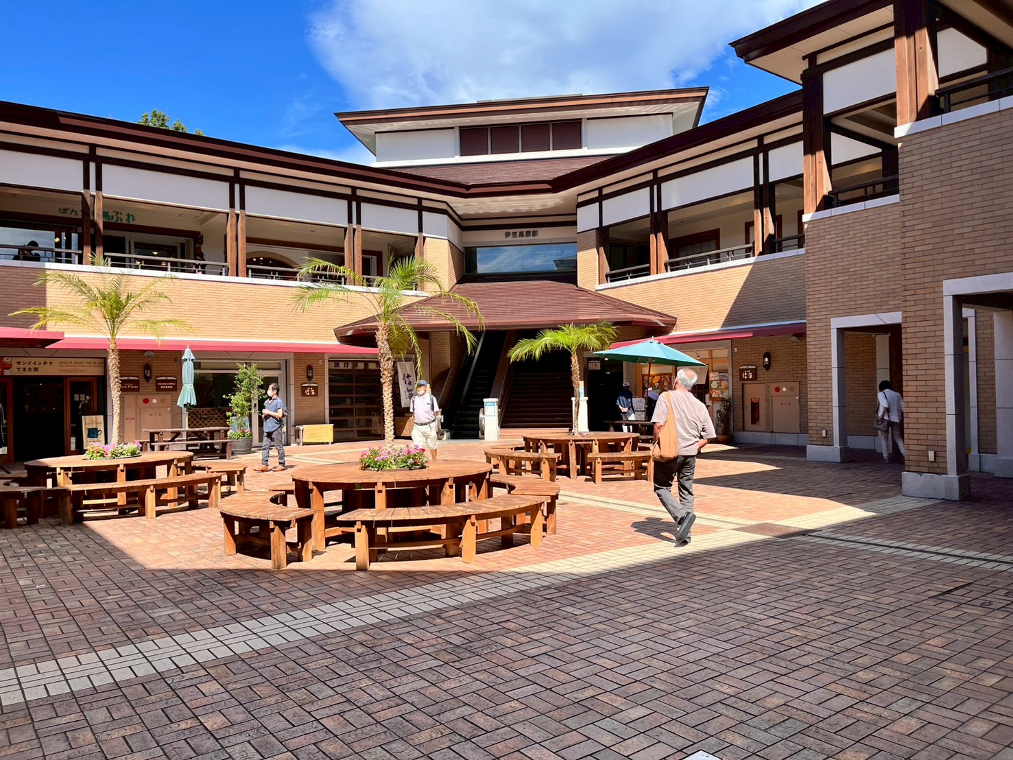 伊豆高原駅から550m徒歩7分