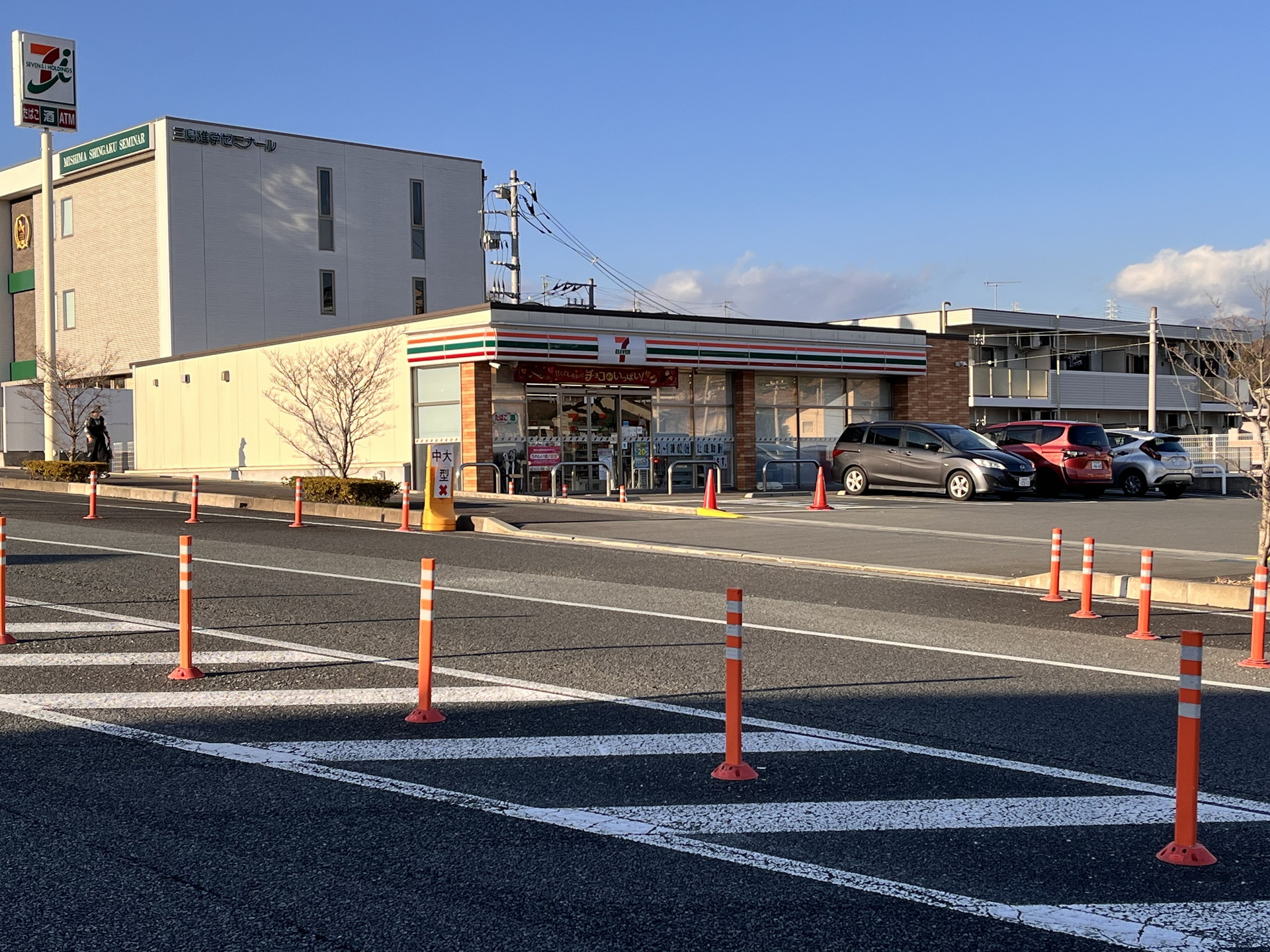 セブンイレブンmade徒歩6分